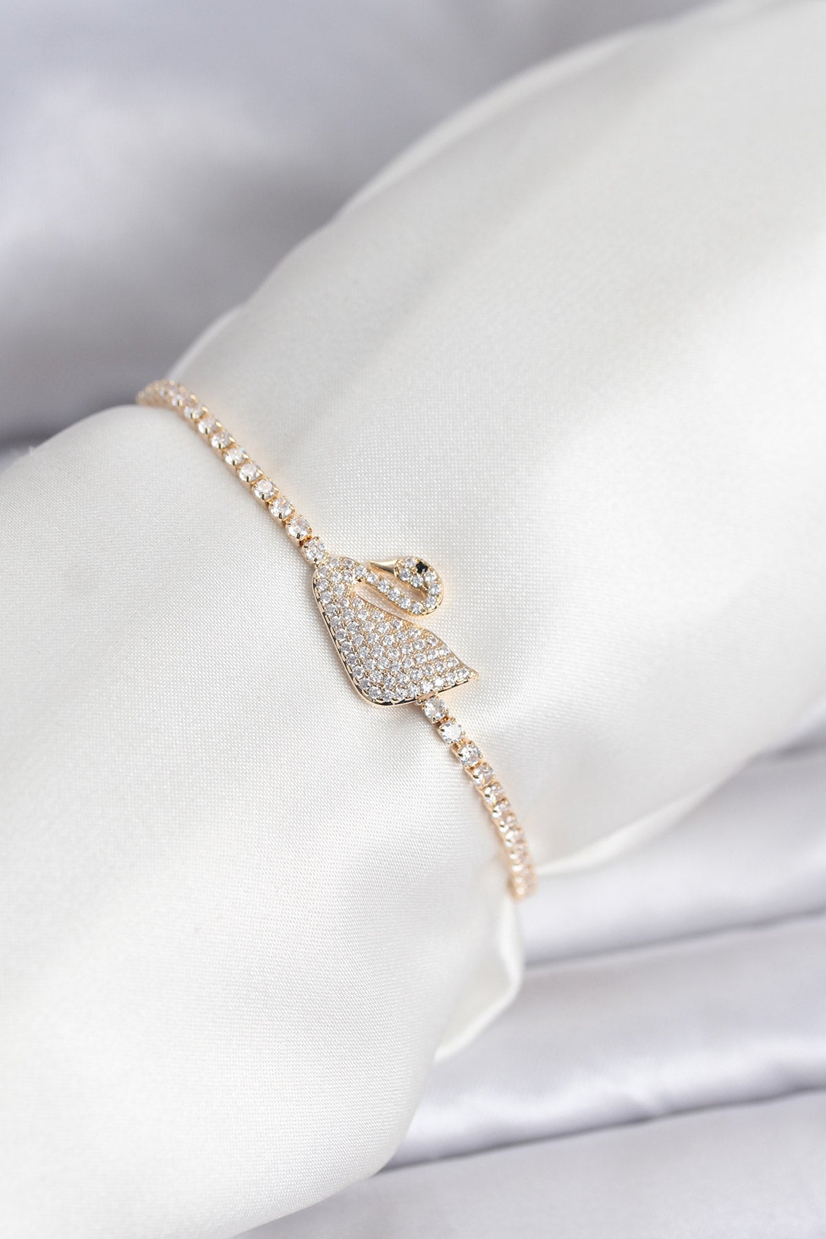 Kuğu Model Zirkon Taşlı Gold Renk Asansörlü Su Yolu Bileklik TG27BB8246 - Çok Renkli / Standart