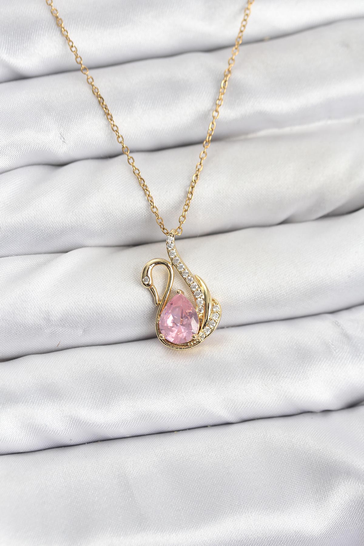 316L Çelik Zincir Gold Renk Pembe Kuğu Model Zirkon Taşlı Kadın Kolye TG27BKO10867 - Çok Renkli / Standart