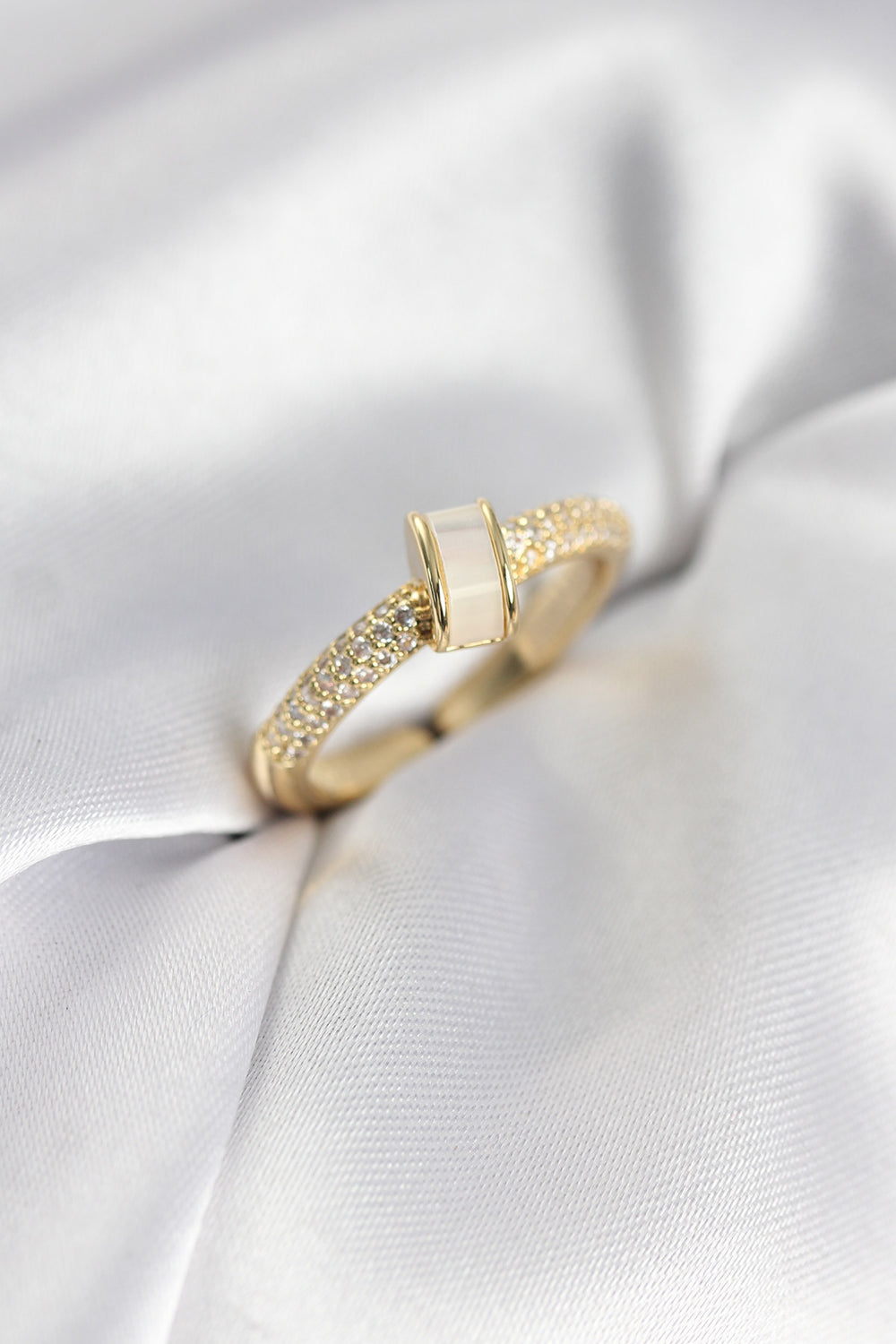 Zirkon Taşlı Sedefli Gold Renk Kadın Yüzük TG27BYK3942