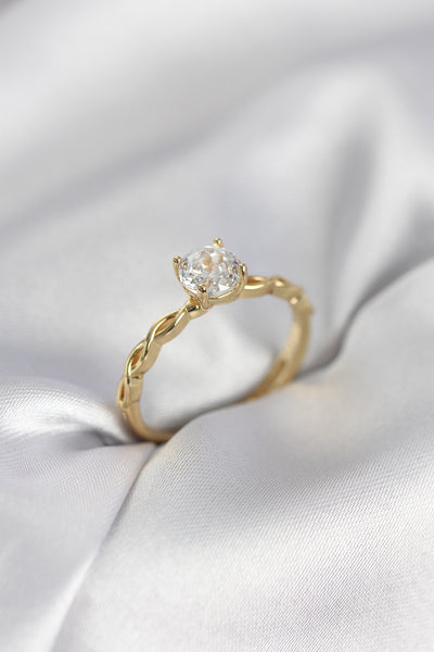 Gold Renk Sarmal Zincir Model Tek Taş Model Zirkon Taşlı Kadın Yüzük TG27BYK3975