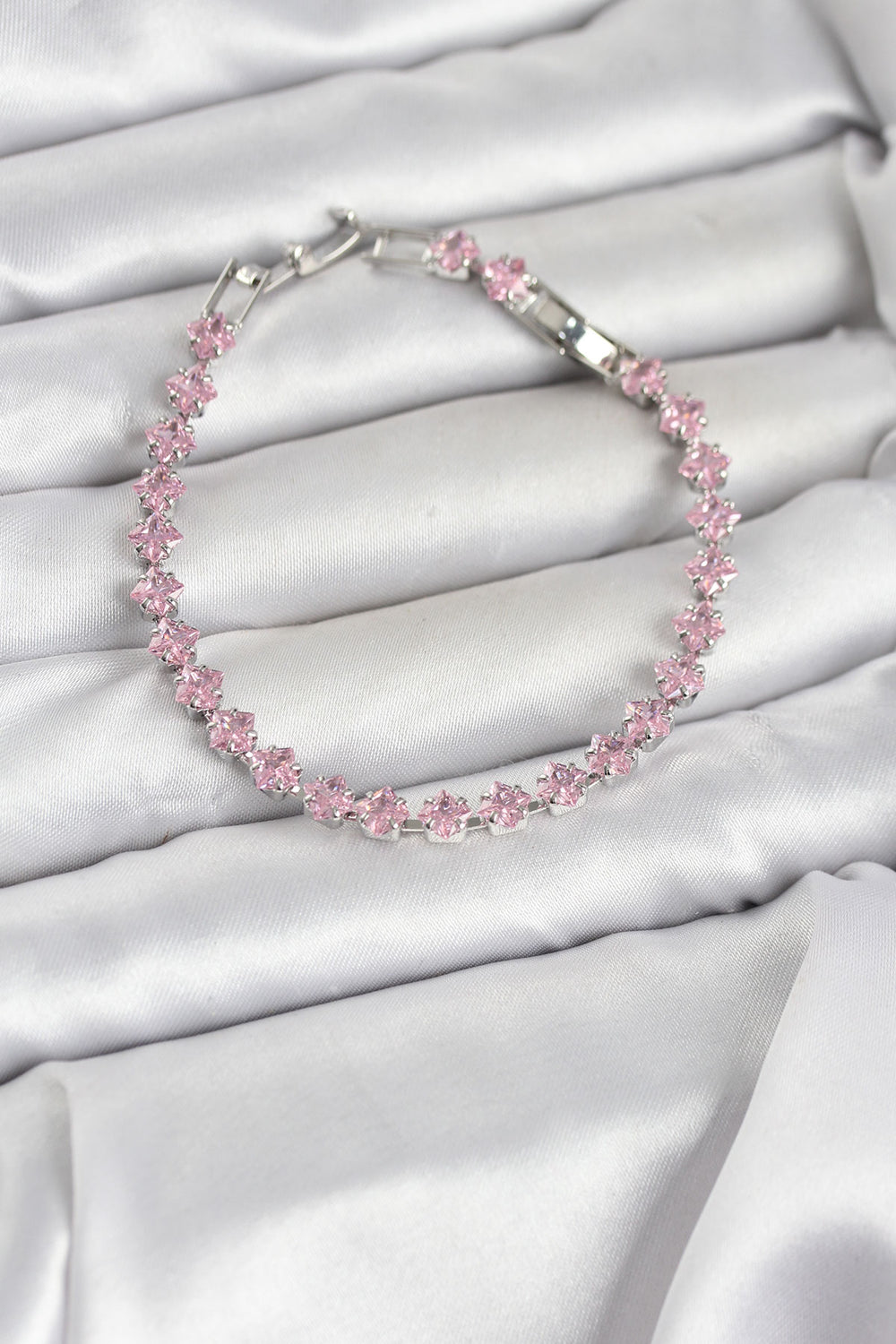 Pembe Kare Zirkon Taşlı Gümüş Renk Pirinç Su Yolu Kadın Bileklik TG27BB8323
