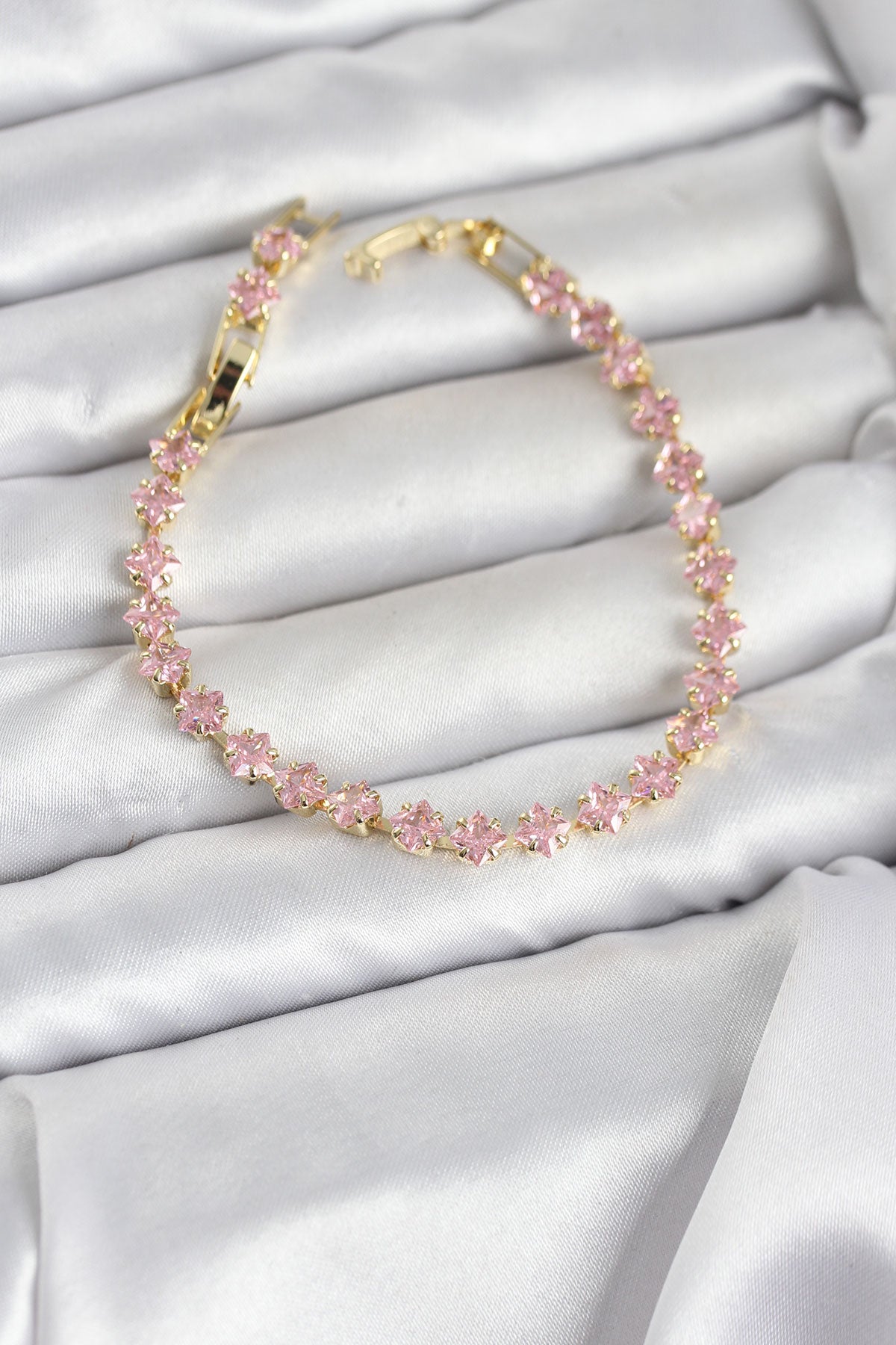 Pembe Kare Zirkon Taşlı Gold Renk Pirinç Su Yolu Kadın Bileklik TG27BB8324 - Çok Renkli / Standart