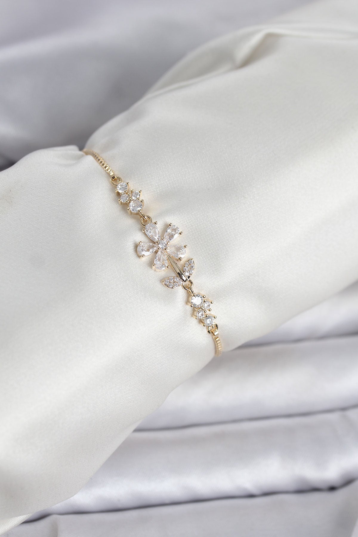 Gold Renk Zirkon Taşlı Papatya Model Asansörlü Kadın Bileklik TG27BB8334 - Çok Renkli / Standart