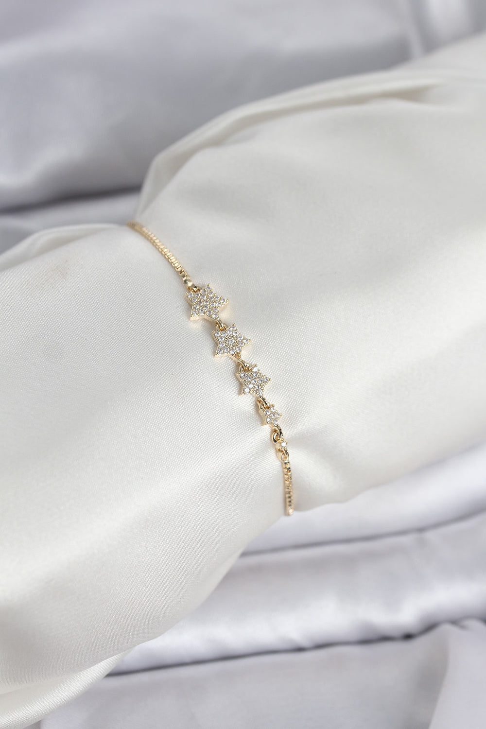 Gold Renk Zirkon Taşlı Yıldız Model Asansörlü Kadın Bileklik TG27BB8336