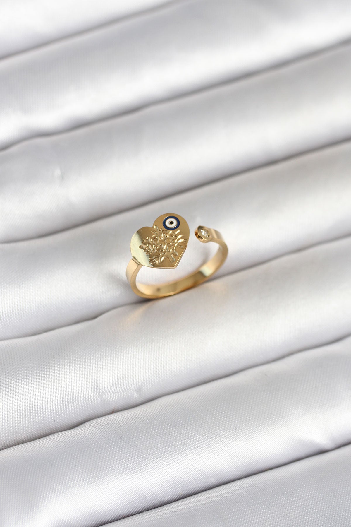 316L Çelik Gold Renk Nazar Detaylı Kalp Model Kadın Yüzük TG27BYK4167 - Çok Renkli / Standart