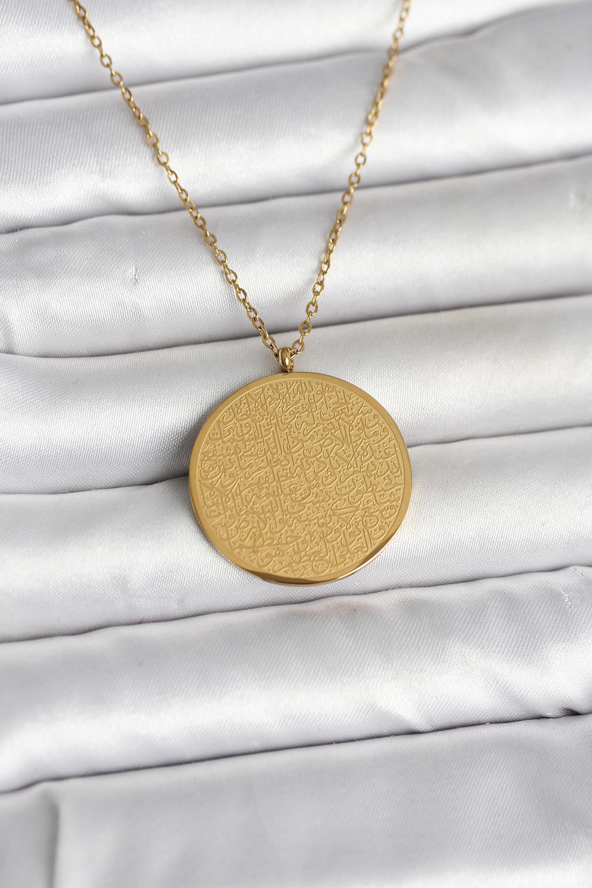 316L Çelik Gold Renk Ayetel Kürsi ve Allah Yazılı Kolye TG27BKO11055 - Çok Renkli / Standart