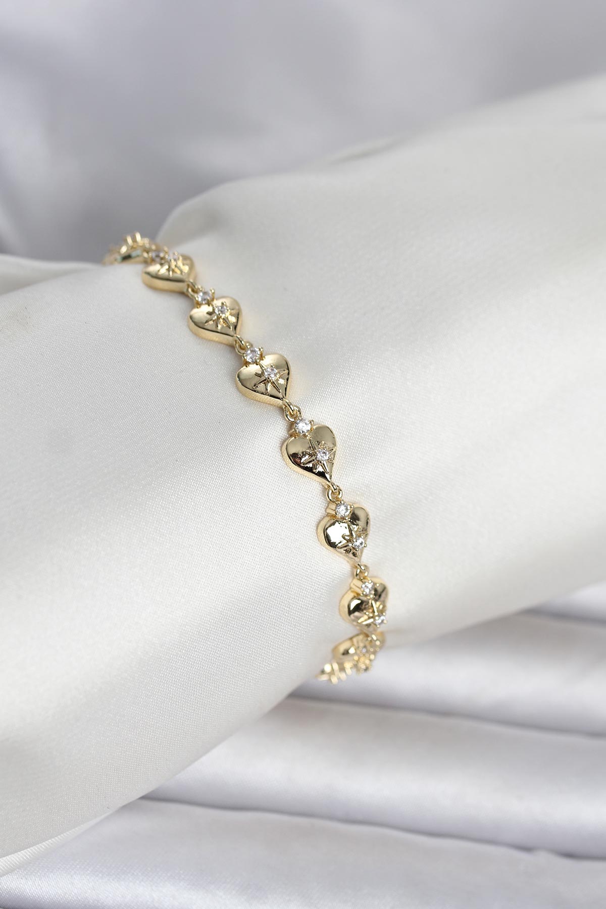 Pirinç Gold Renk Kalpli Kutup Yıldızı İşleme Kadın Bileklik TG27BB8402 - Çok Renkli / Standart