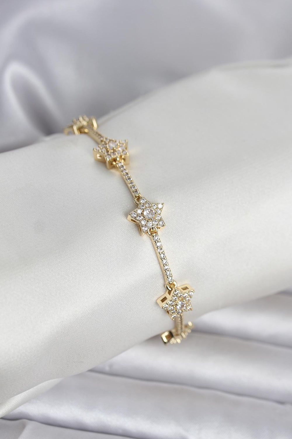 Pirinç Gold Renk Yıldız Model Zirkon Taşlı Kadın Bileklik TG27BB8410