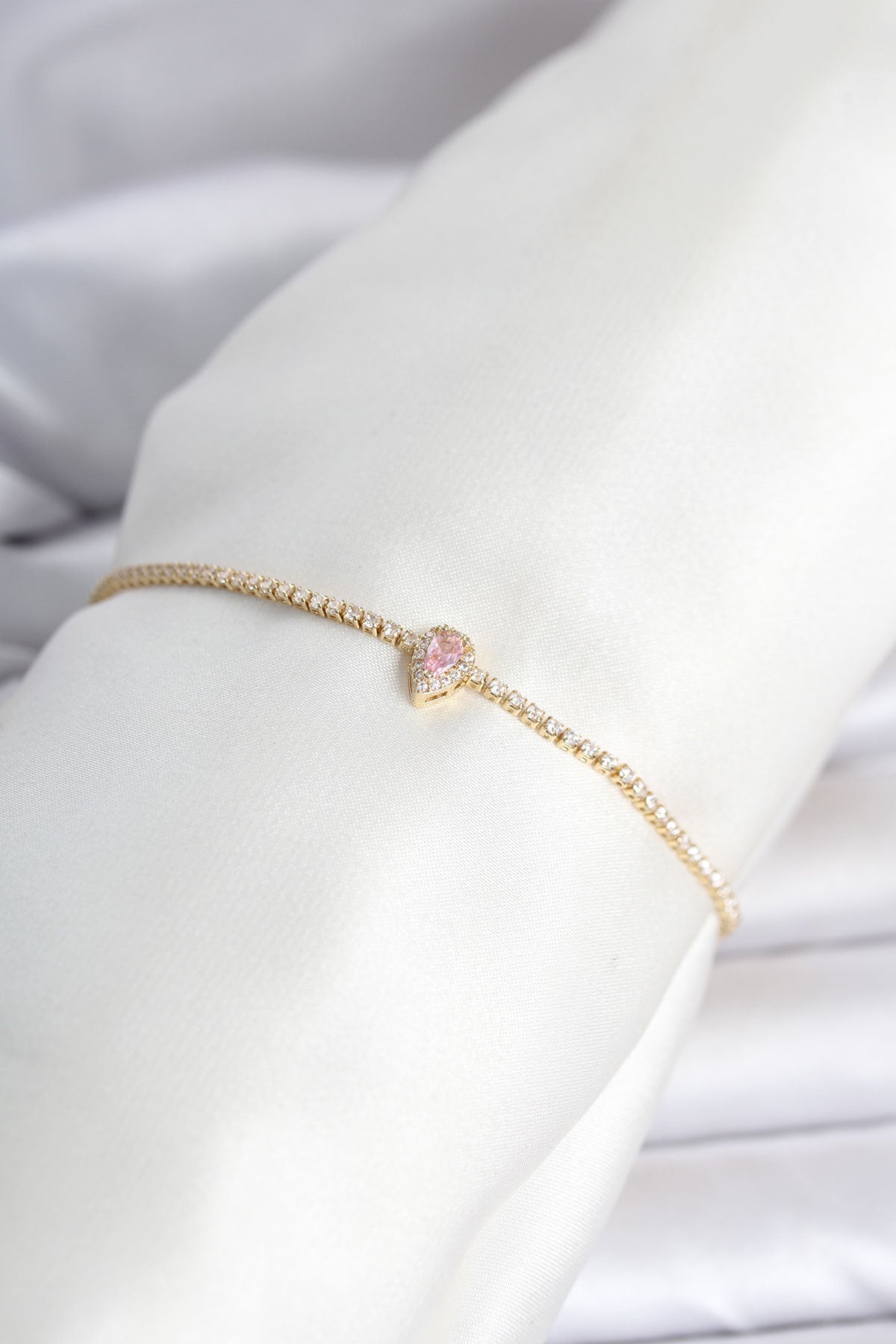 Pirinç Gold Renk Pembe Damla Model Su Yolu Kadın Bileklik TG27BB8477 - Çok Renkli / Standart