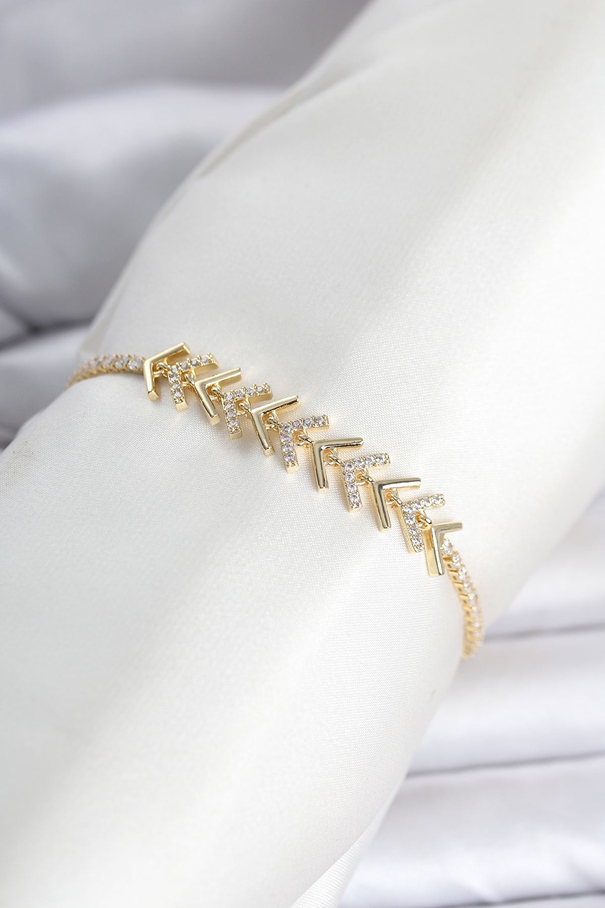 Pirinç Gold Renk Zirkon Taşlı Çavuş Model Su Yolu Kadın Bileklik TG27BB8470 - Çok Renkli / Standart