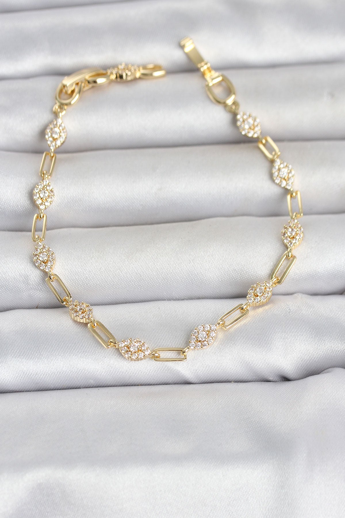 Gold Renk Zirkon Taşlı Ataç Zincir Model Kadın Bileklik TG27BB8499 - Çok Renkli / Standart
