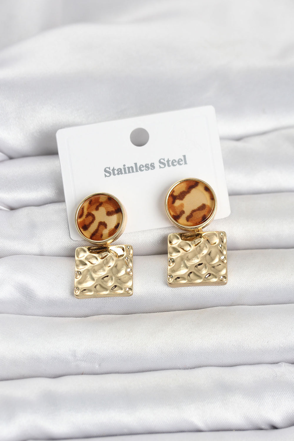 316L Çelik Gold Renk Leopar Desenli Plaka Model Kadın Küpe TG27BKP11832