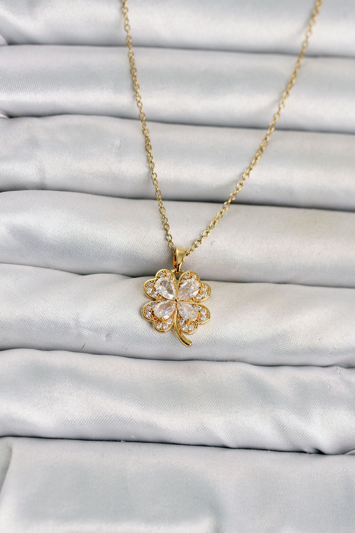 316L Çelik Zincir Gold Renk 4 Yapraklı Yonca Model Kadın Kolye TG27BKO11080 - Çok Renkli / Standart