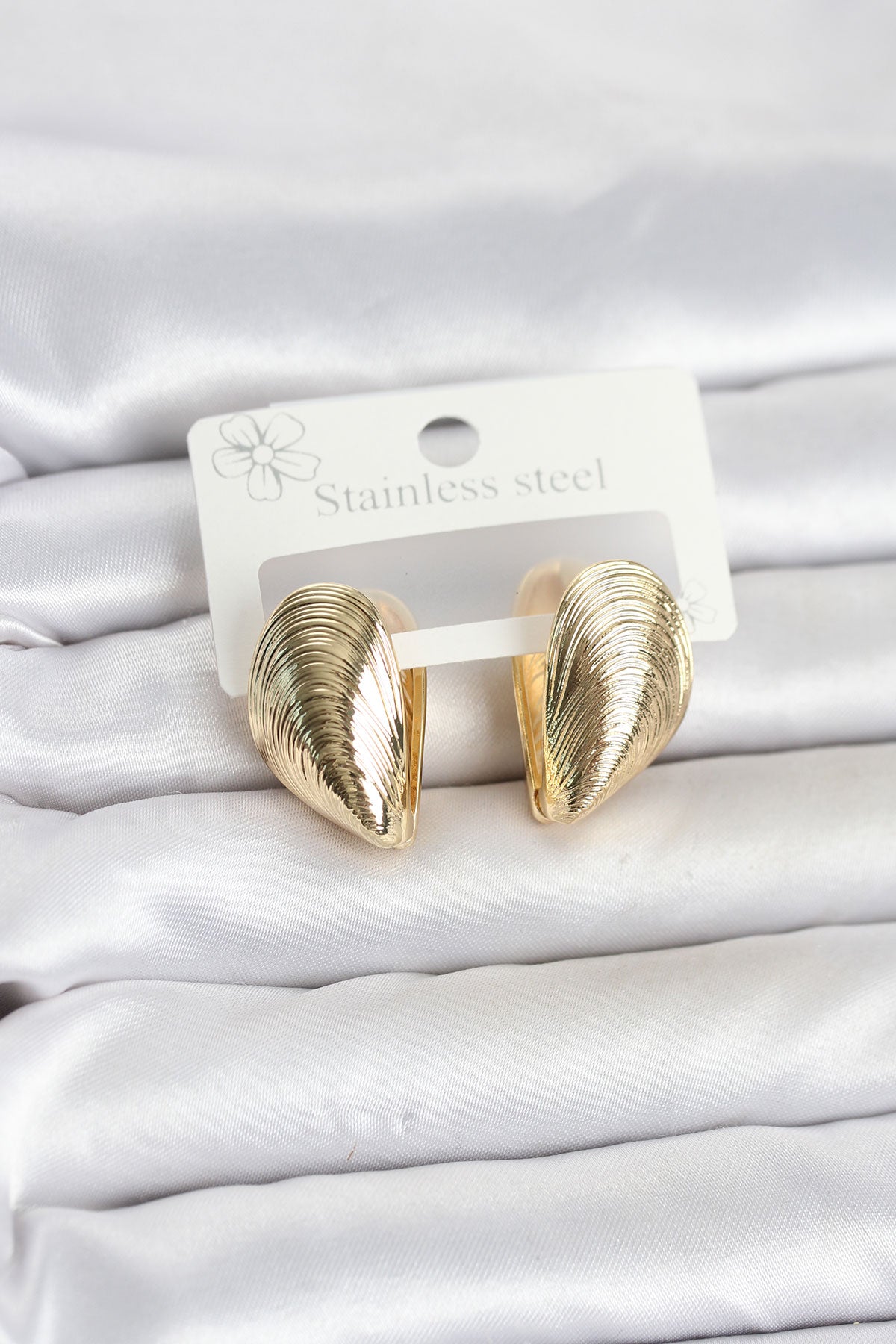 316L Çelik Gold Renk Midye Model Kadın Küpe TG27BKP11863 - Çok Renkli / Standart