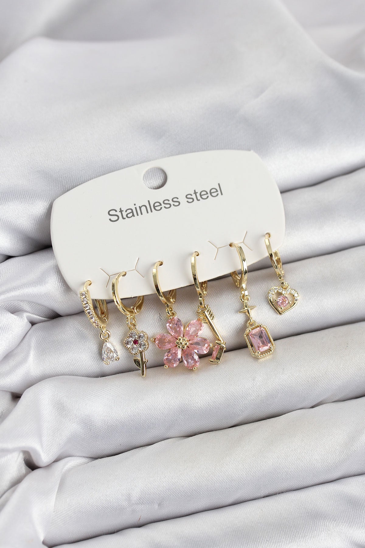 316L Çelik Gold Renk Pembe Zirkon Taşlı Lotus Detaylı Kadın Küpe Seti TG27BKP11886 - Çok Renkli / Standart