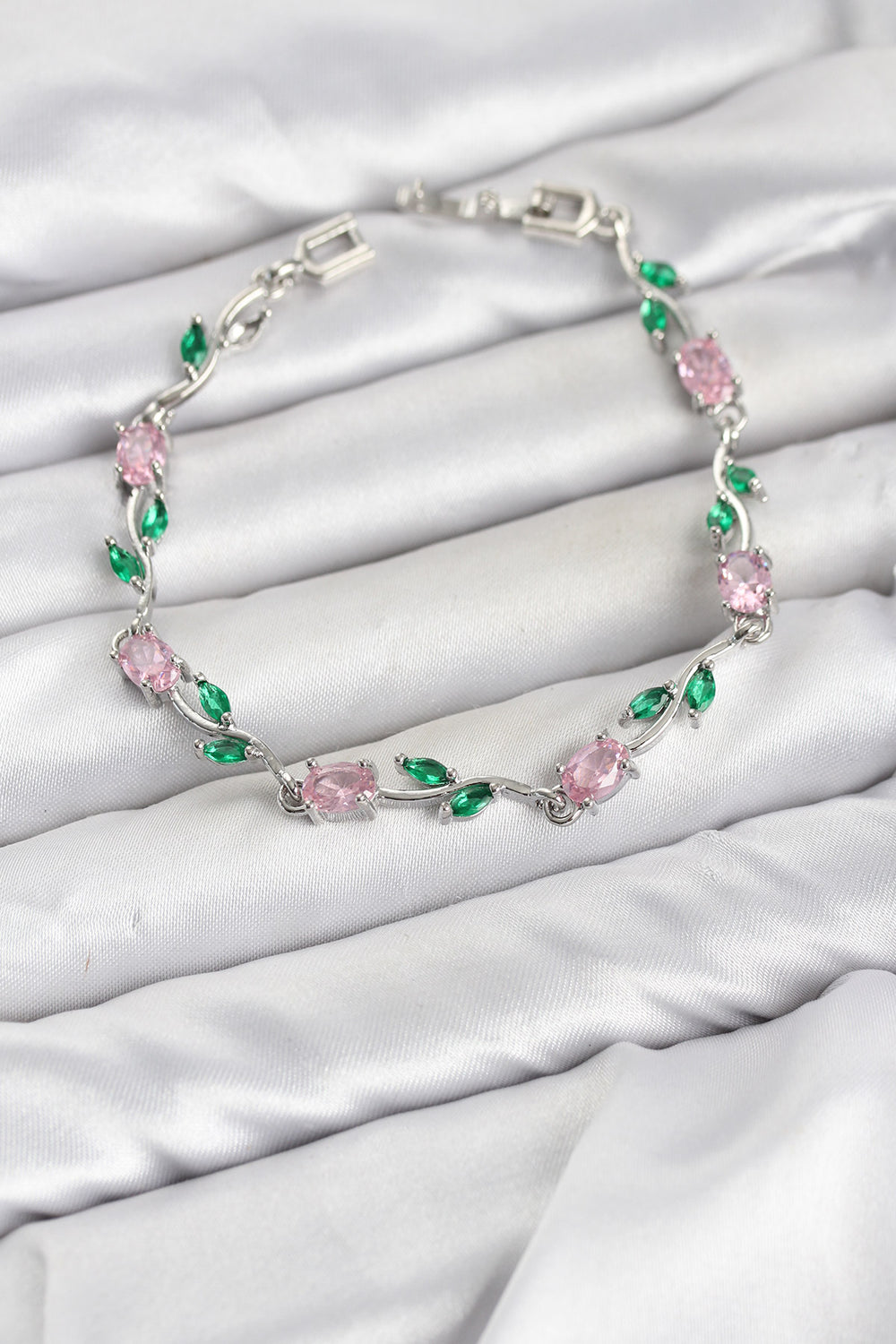 Pirinç Gümüş Renk Pembe Zirkon Taşlı Çiçek Model Kadın Bileklik TG27BB8590