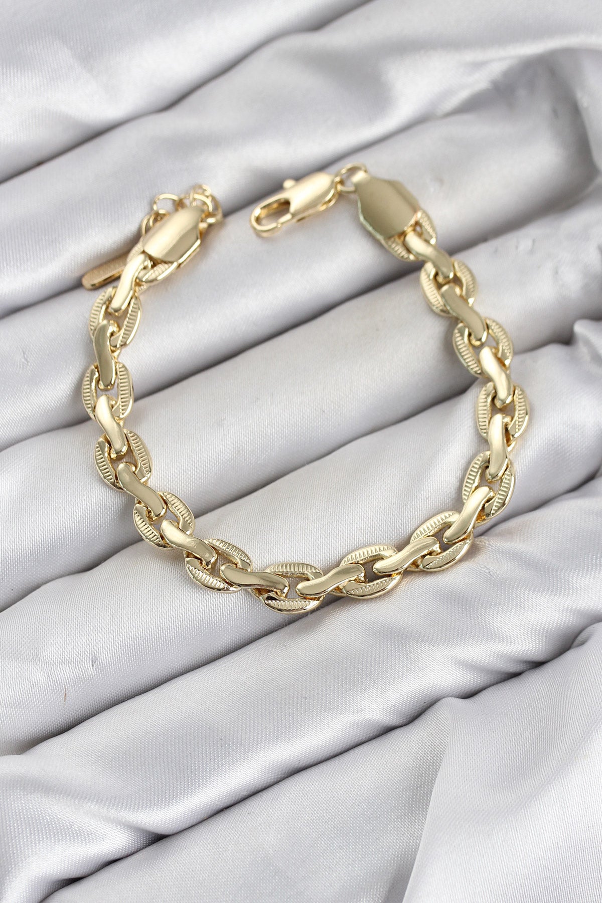 CM Kalın Zincir Model Gold Renk Pirinç Kadın Bileklik TG27BB8600 - Çok Renkli / Standart
