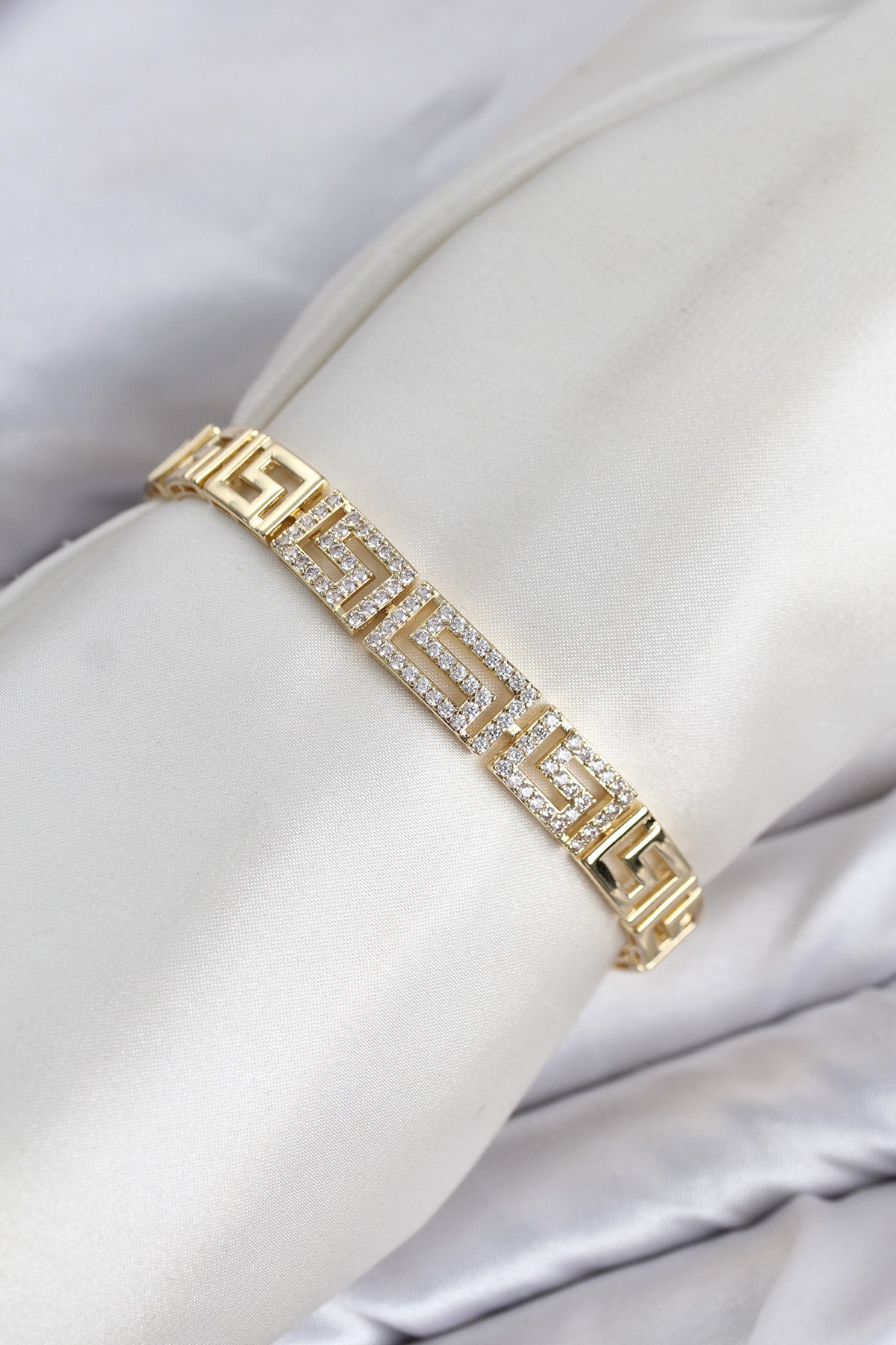 CM Labirent Model Zirkon Taşlı VIP Seri Gold Renk Pirinç Kadın Bileklik TG27BB8613 - Çok Renkli / Standart