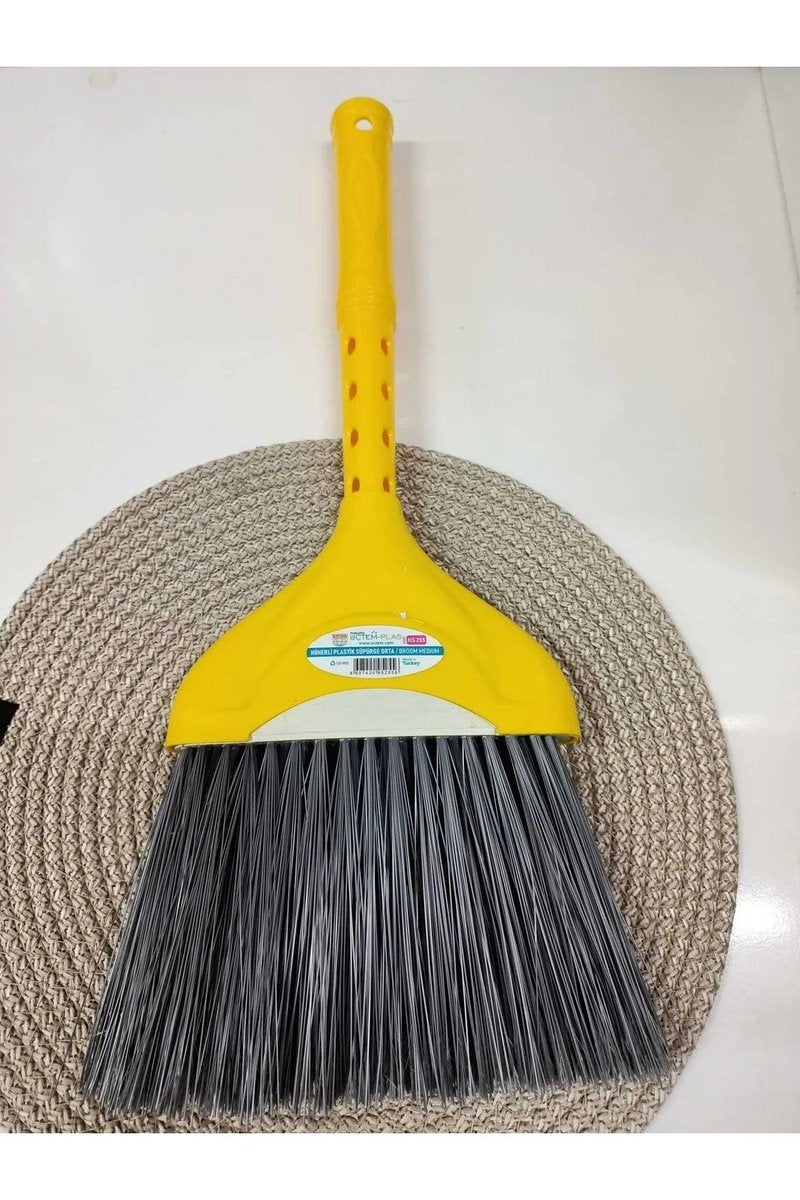 Plastik Süpürge Orta 1 Adet
