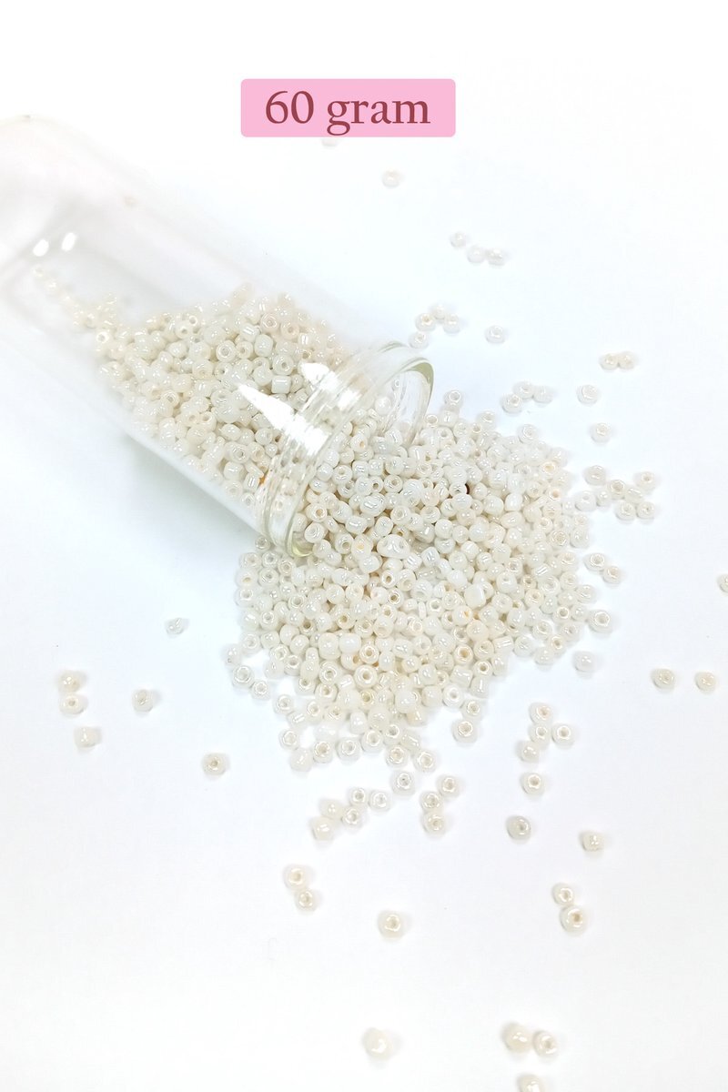 Dökme Cam Kum Boncuk (11/0) 2 mm - 60 Gram - Parlak Beyaz - BNC065