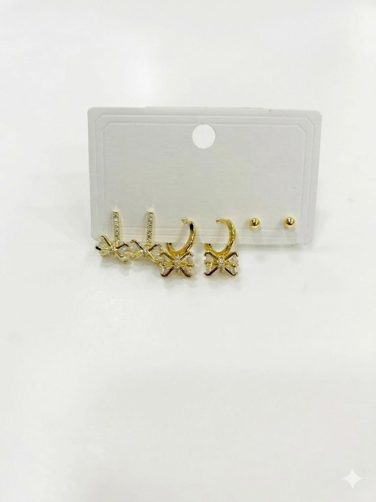 Fiyonk Detaylı Sallantılı Altılı Küpe